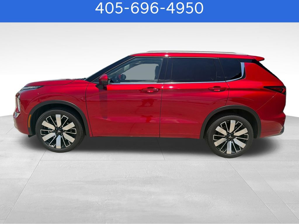 Used 2026 Mitsubishi Outlander SEL FWD image 2