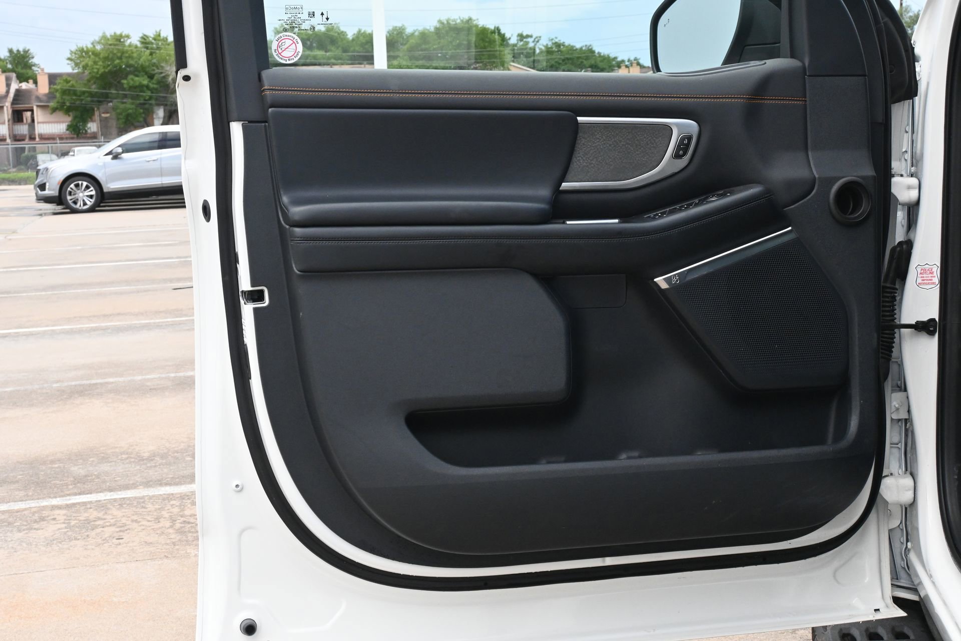 Used 2025 Ford Expedition Tremor AWD/4WD image 19