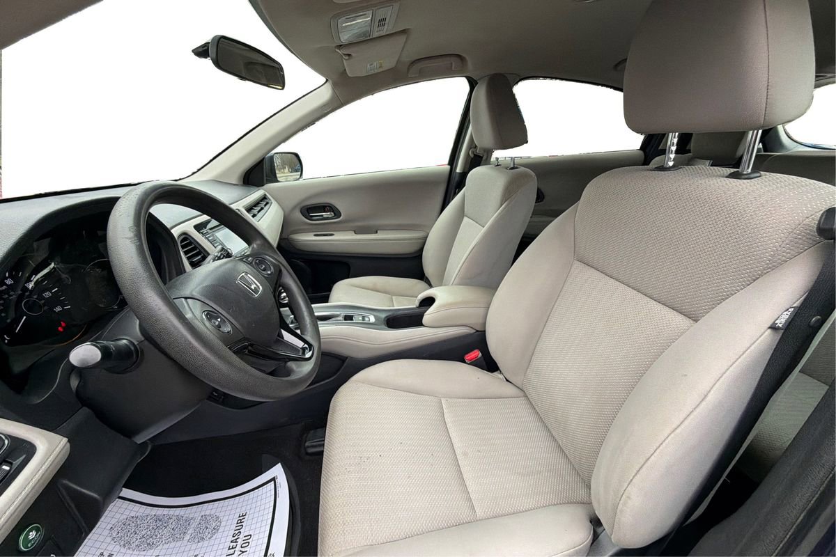 Used 2017 Honda HR-V LX image 9