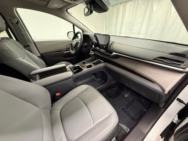 Certified 2023 Toyota Sienna XLE AWD/4WD image 9