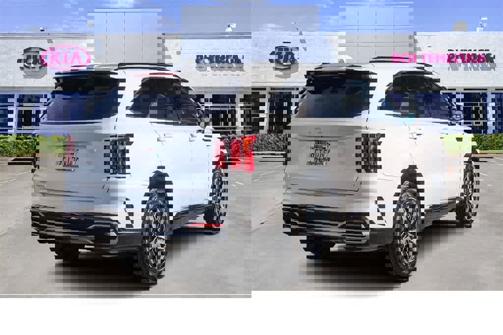 Certified 2023 Kia Sorento S image 4