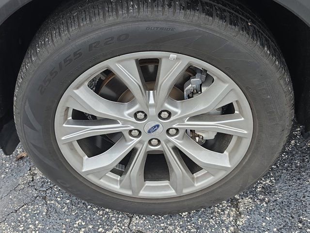 Certified 2022 Ford Explorer XLT w/ Equipment Group 202A image 9