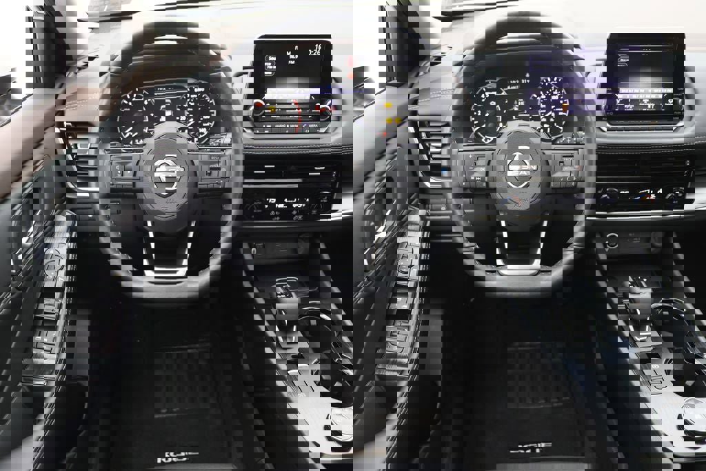 Used 2023 Nissan Rogue SV w/ SV Premium Package image 13