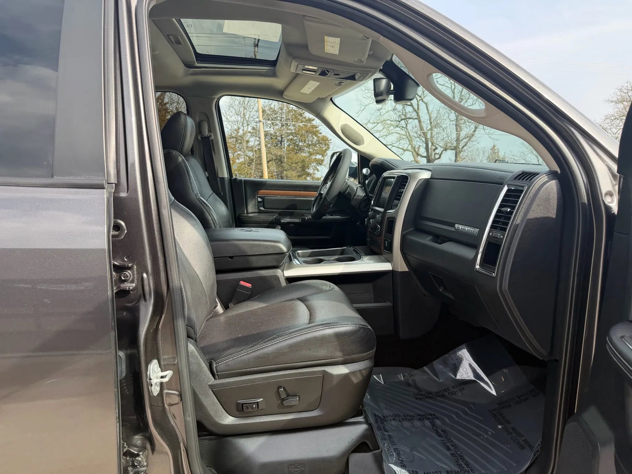 Used 2016 RAM 2500 Laramie w/ Convenience Group image 48