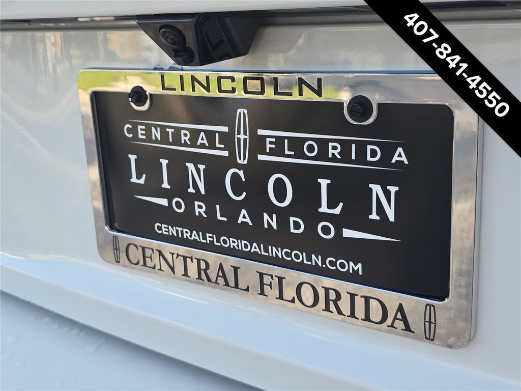New 2027 Lincoln Navigator Premiere RWD image 5