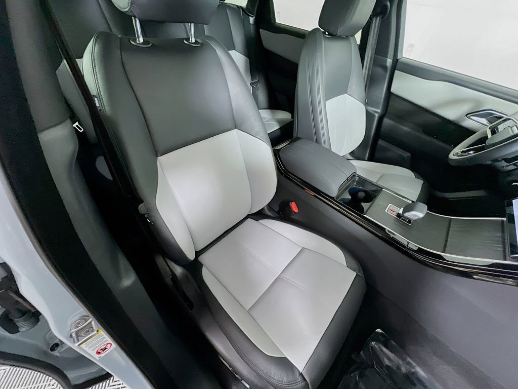 Used 2026 Land Rover Range Rover Velar Dynamic SE image 30