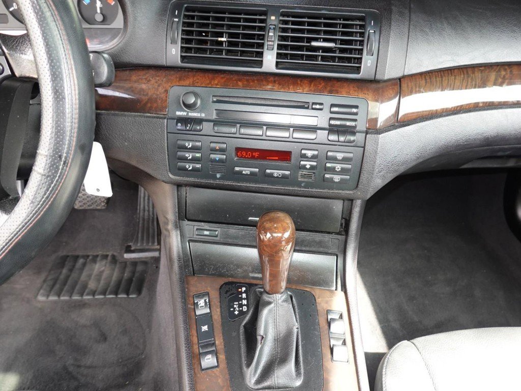 Used 2004 BMW 325i Wagon image 14