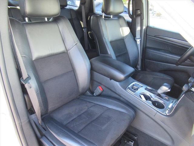 Used 2020 Jeep Grand Cherokee Laredo w/ Quick Order Package 2BN North AWD/4WD image 9