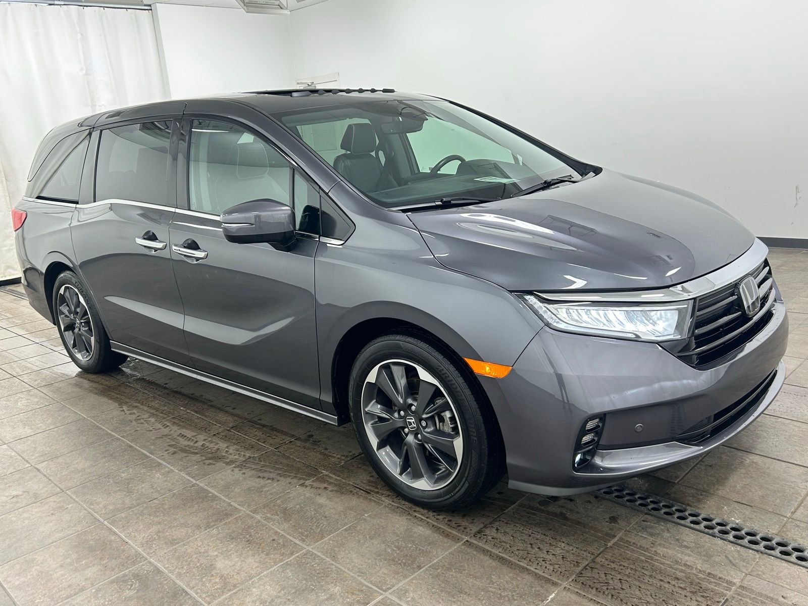 Used 2022 Honda Odyssey Elite image 6