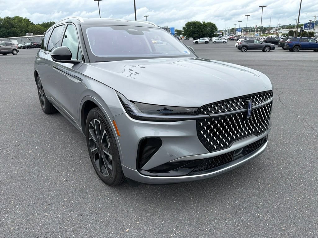 Certified 2025 Lincoln Nautilus Reserve AWD/4WD image 7