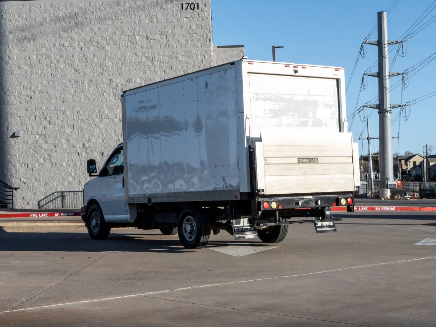Used 2017 Chevrolet Express 3500 RWD image 59