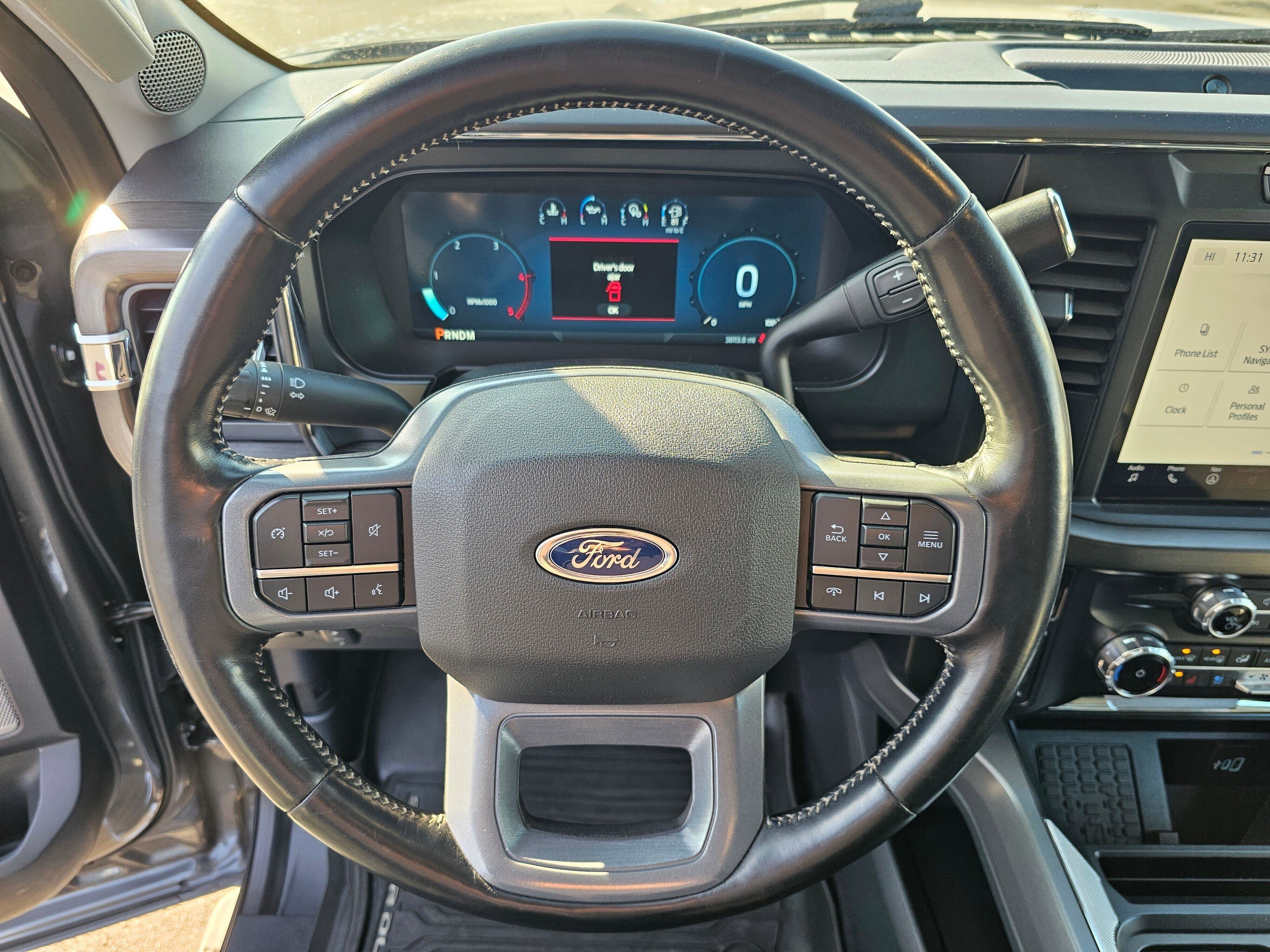 Used 2023 Ford F350 Lariat image 16