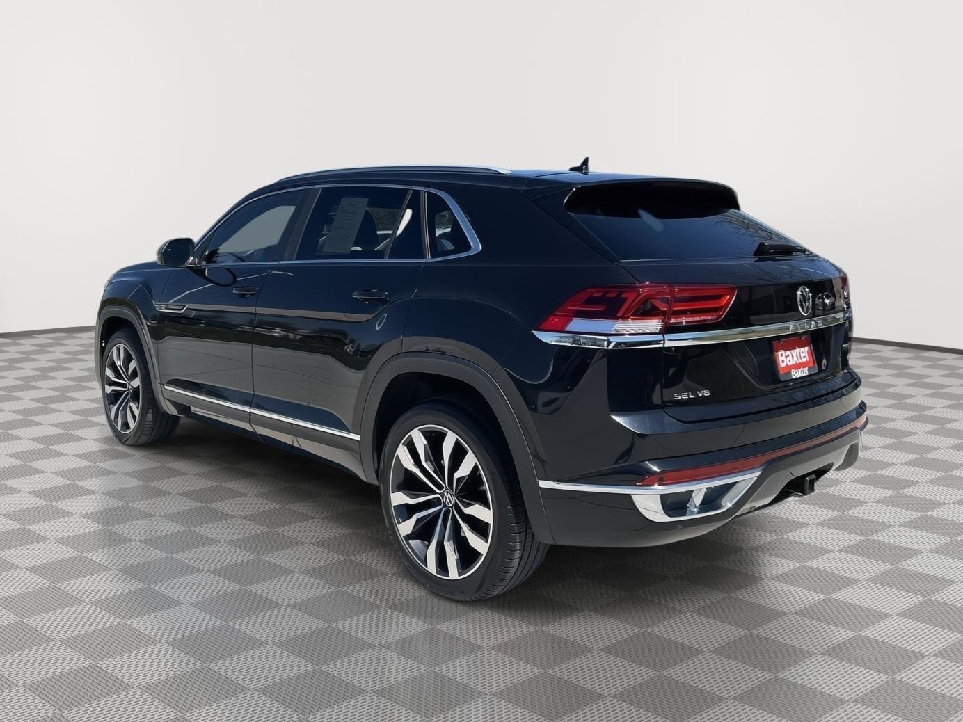 Used 2021 Volkswagen Atlas Cross Sport SEL R-Line AWD/4WD image 9