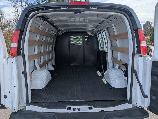 Used 2024 GMC Savana 2500 w/ Driver Convenience Package image 21