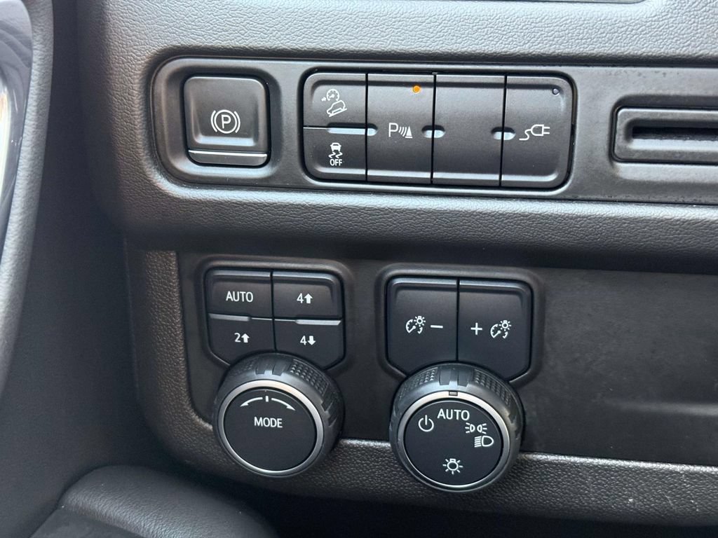 Used 2021 Chevrolet Tahoe Z71 AWD/4WD image 28