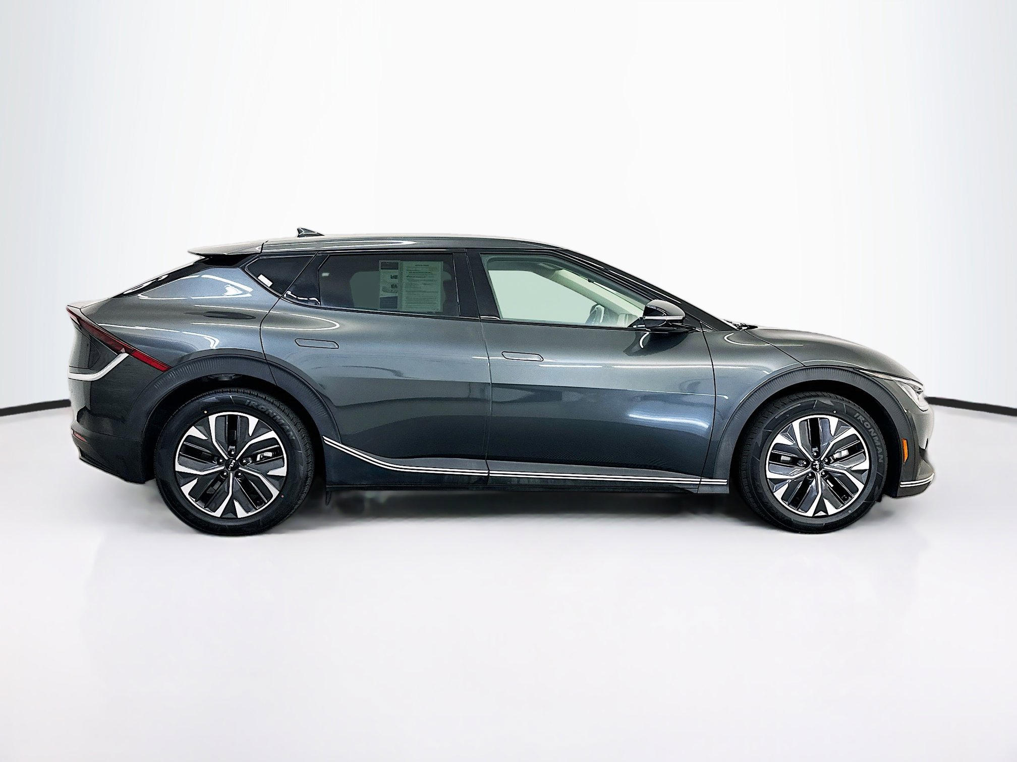 Used 2024 Kia EV6 Light AWD/4WD image 10