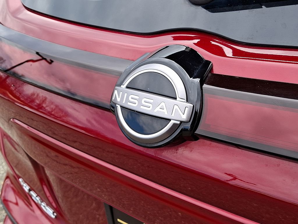 Used 2023 Nissan Kicks SR FWD image 27