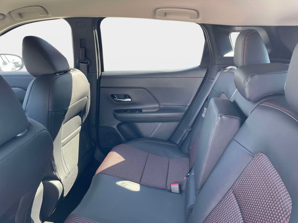 New 2027 Nissan Kicks SR w/ Cold Weather Package FWD image 16