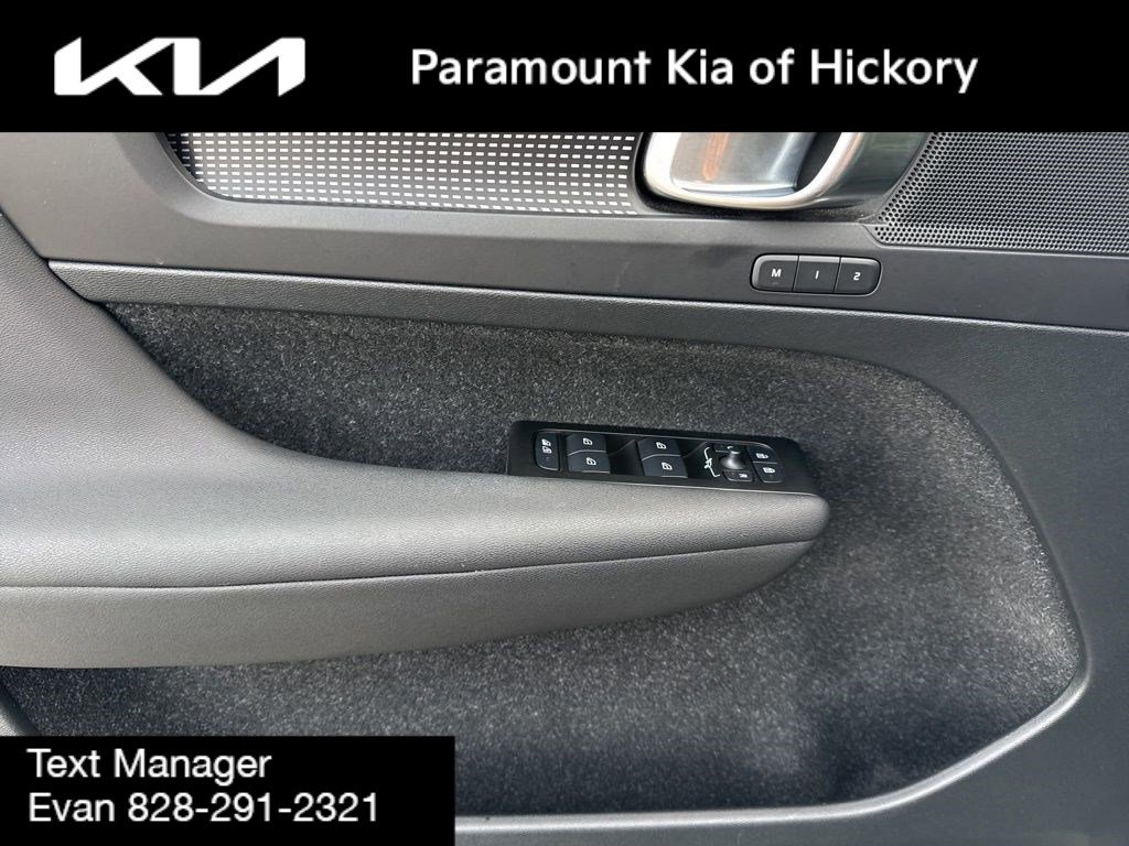 Used 2021 Volvo XC40 T5 R-Design w/ Advanced Package image 18