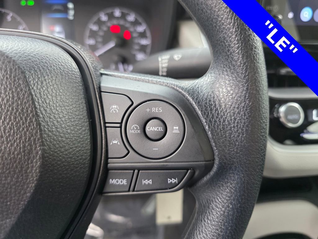 Used 2025 Toyota Corolla LE image 18