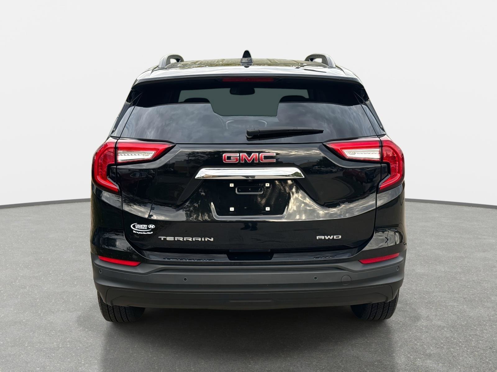 Used 2022 GMC Terrain SLE w/ Driver Convenience Package image 6