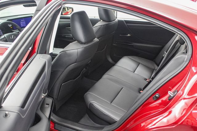 Used 2025 Lexus ES 300h F Sport w/ Accessory Package (Z2) FWD image 23