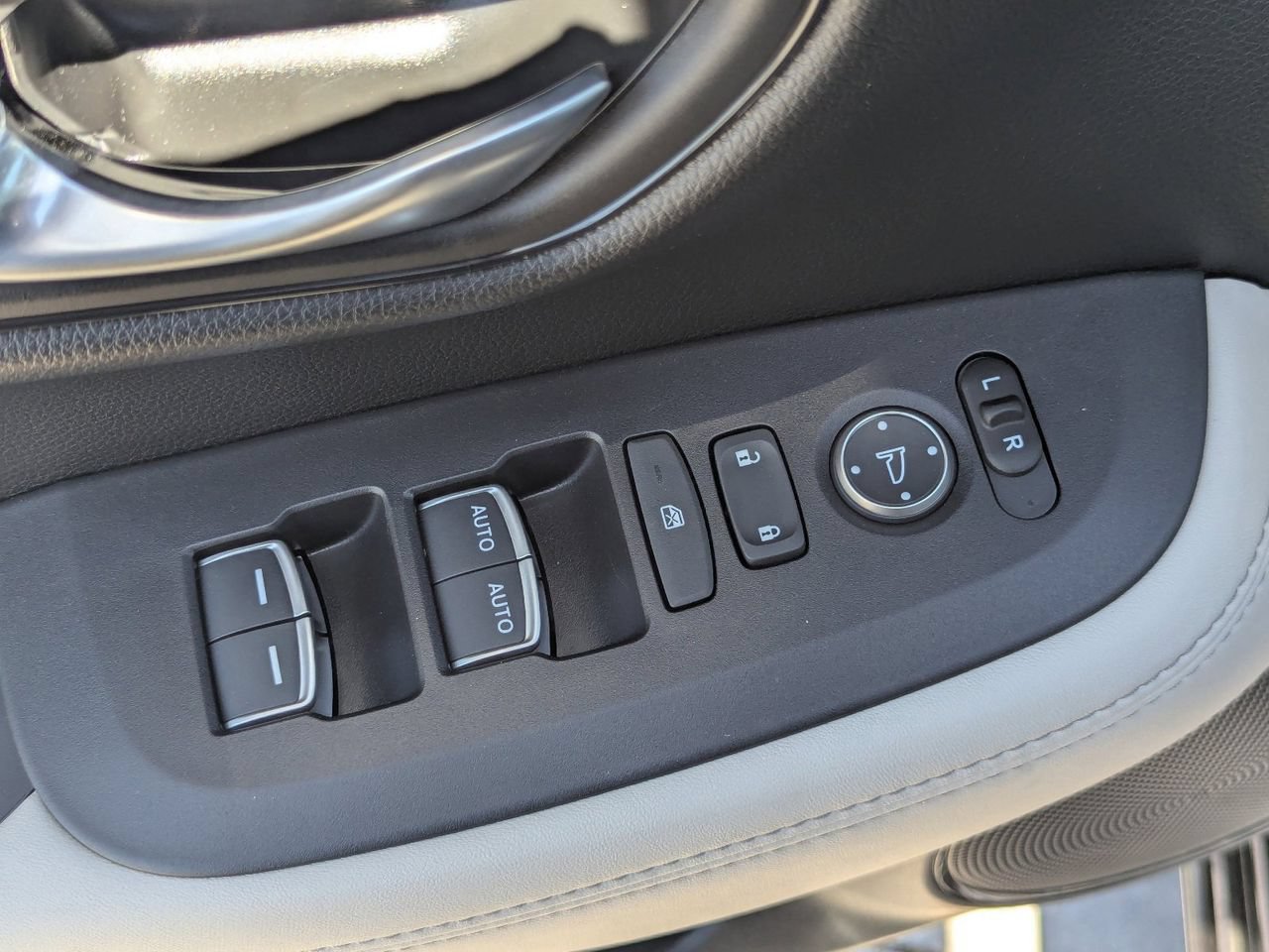 New 2027 Honda HR-V EX-L image 13