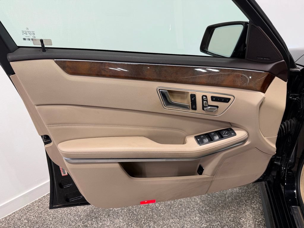 Used 2014 Mercedes-Benz E 350 4MATIC Sedan image 26