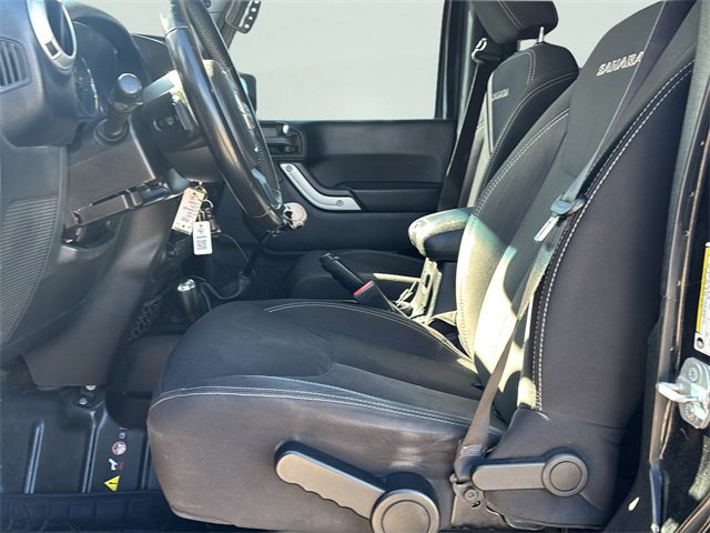 Used 2016 Jeep Wrangler Unlimited Sahara w/ Connectivity Group image 21