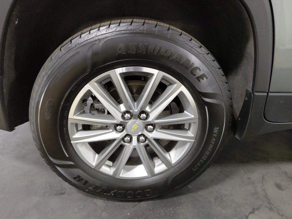 Used 2023 Chevrolet Traverse LT w/ LPO, Floor Liner Package image 36