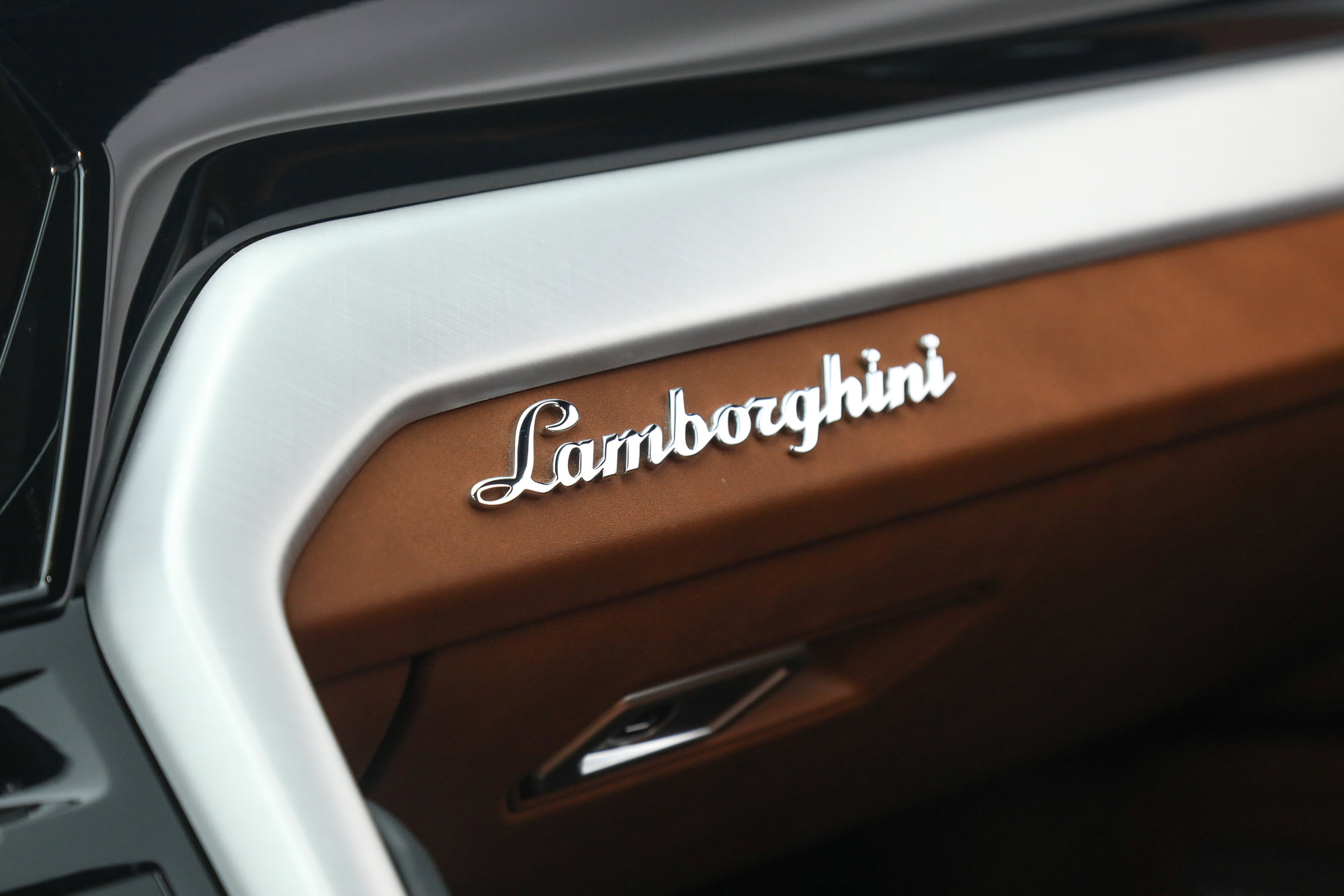 Used 2020 Lamborghini Urus AWD/4WD image 24