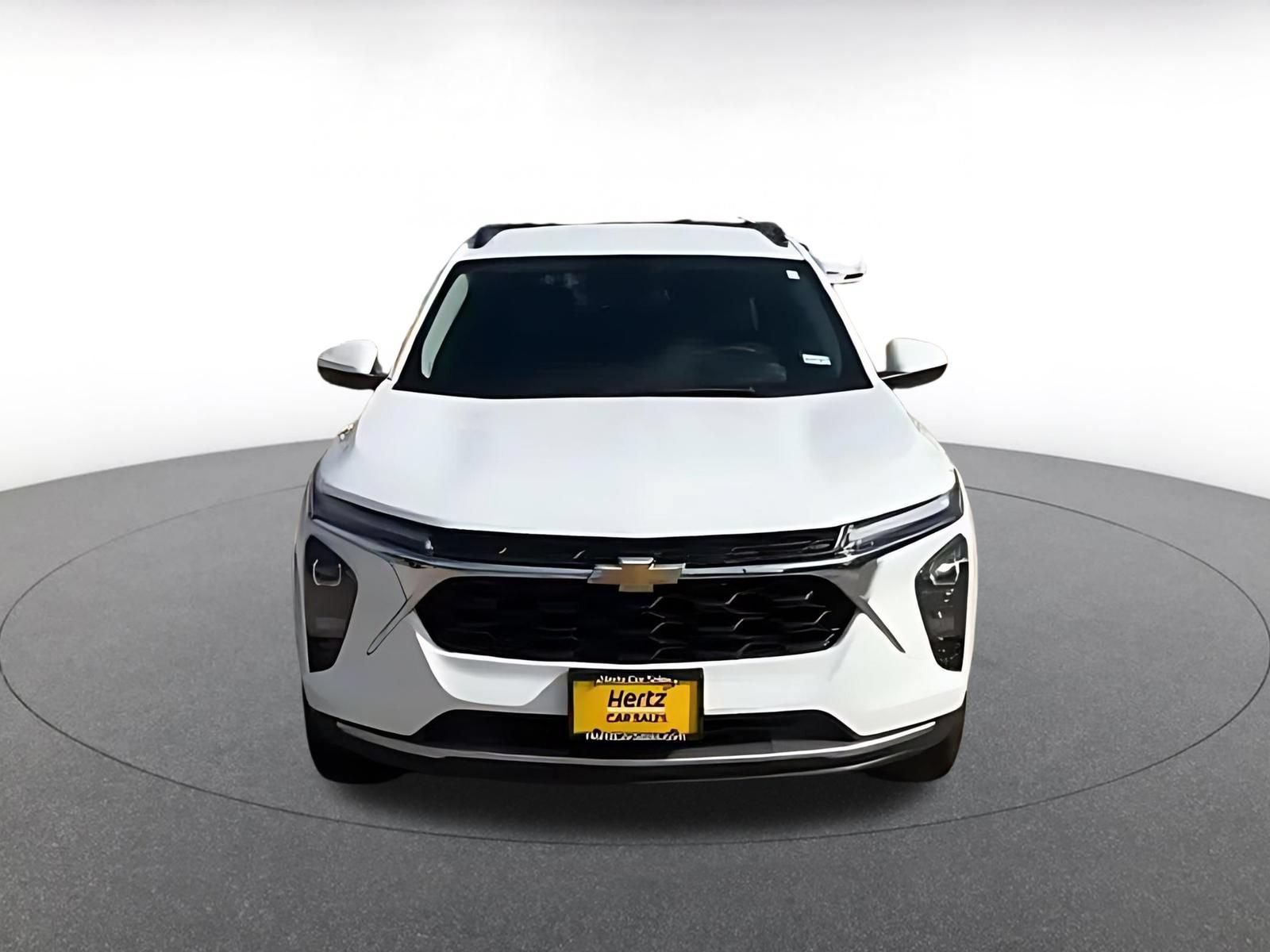 Used 2025 Chevrolet Trax LT FWD image 4