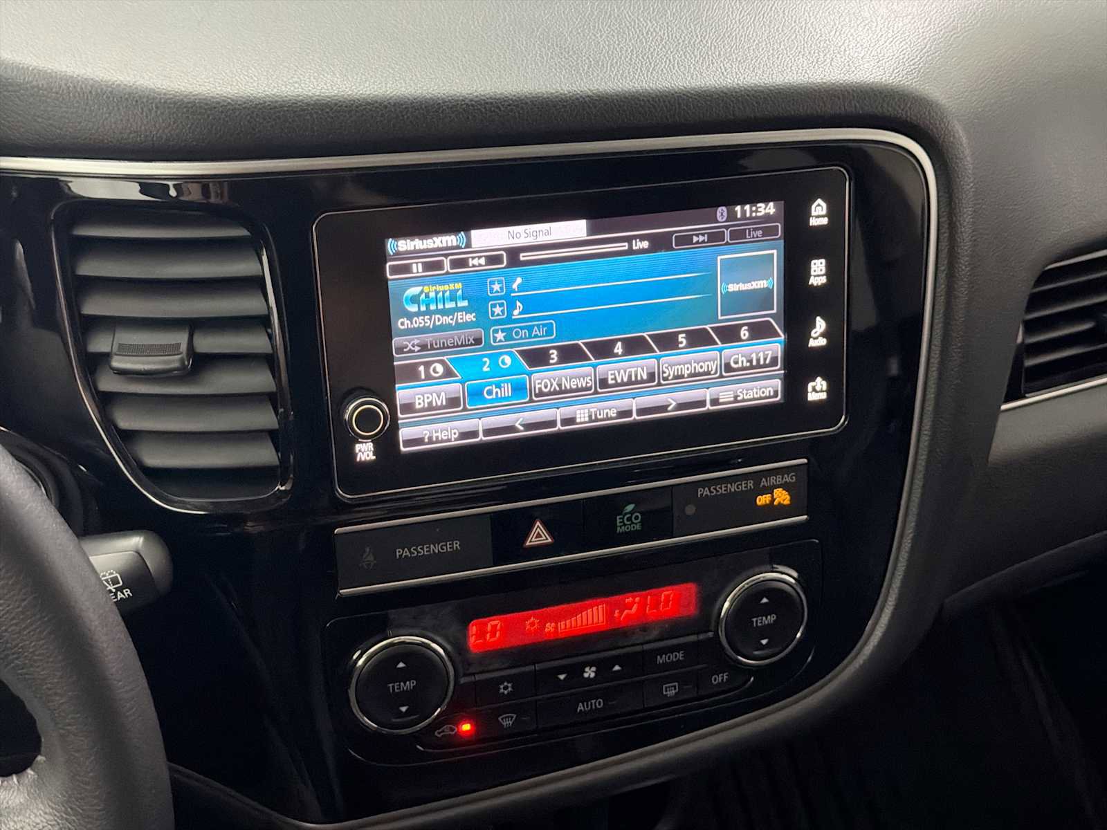 Used 2019 Mitsubishi Outlander SE image 12