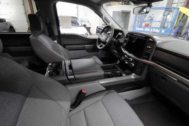 New 2025 Ford F150 XLT w/ Equipment Group 302A MID image 31