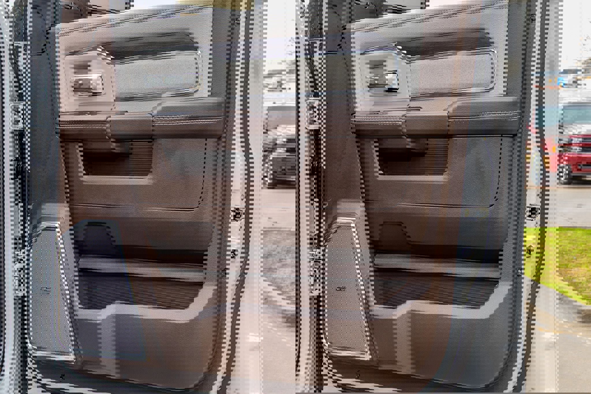 Used 2025 RAM 3500 Laramie image 37