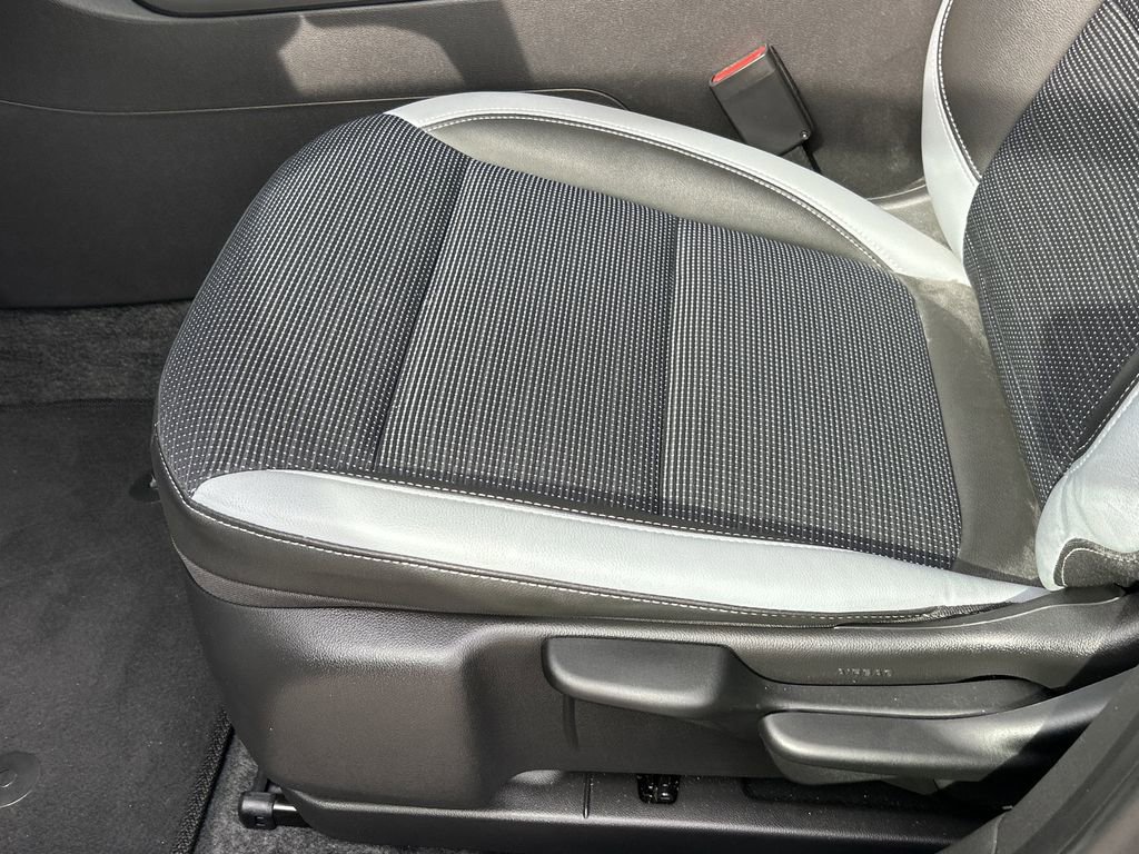 Certified 2024 Buick Envista Preferred w/ Convenience II Package image 21