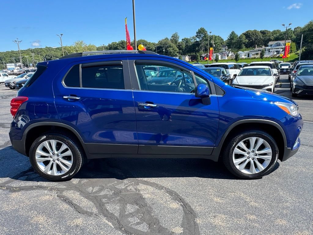Used 2017 Chevrolet Trax Premier w/ Driver Confidence II Package AWD/4WD image 4