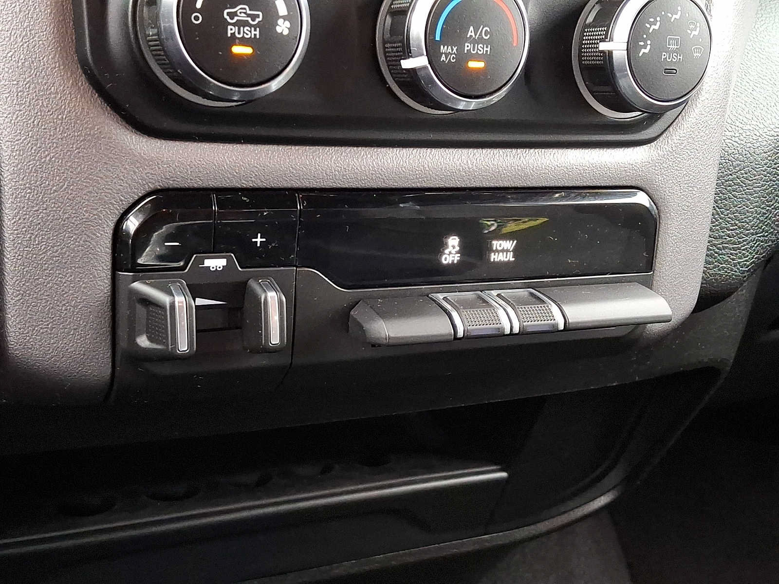 Certified 2024 RAM 2500 Big Horn AWD/4WD image 22