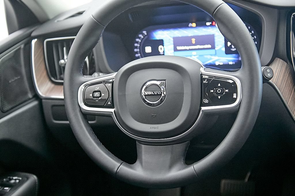 Certified 2023 Volvo XC60 B5 Plus w/ Climate Package AWD/4WD image 27