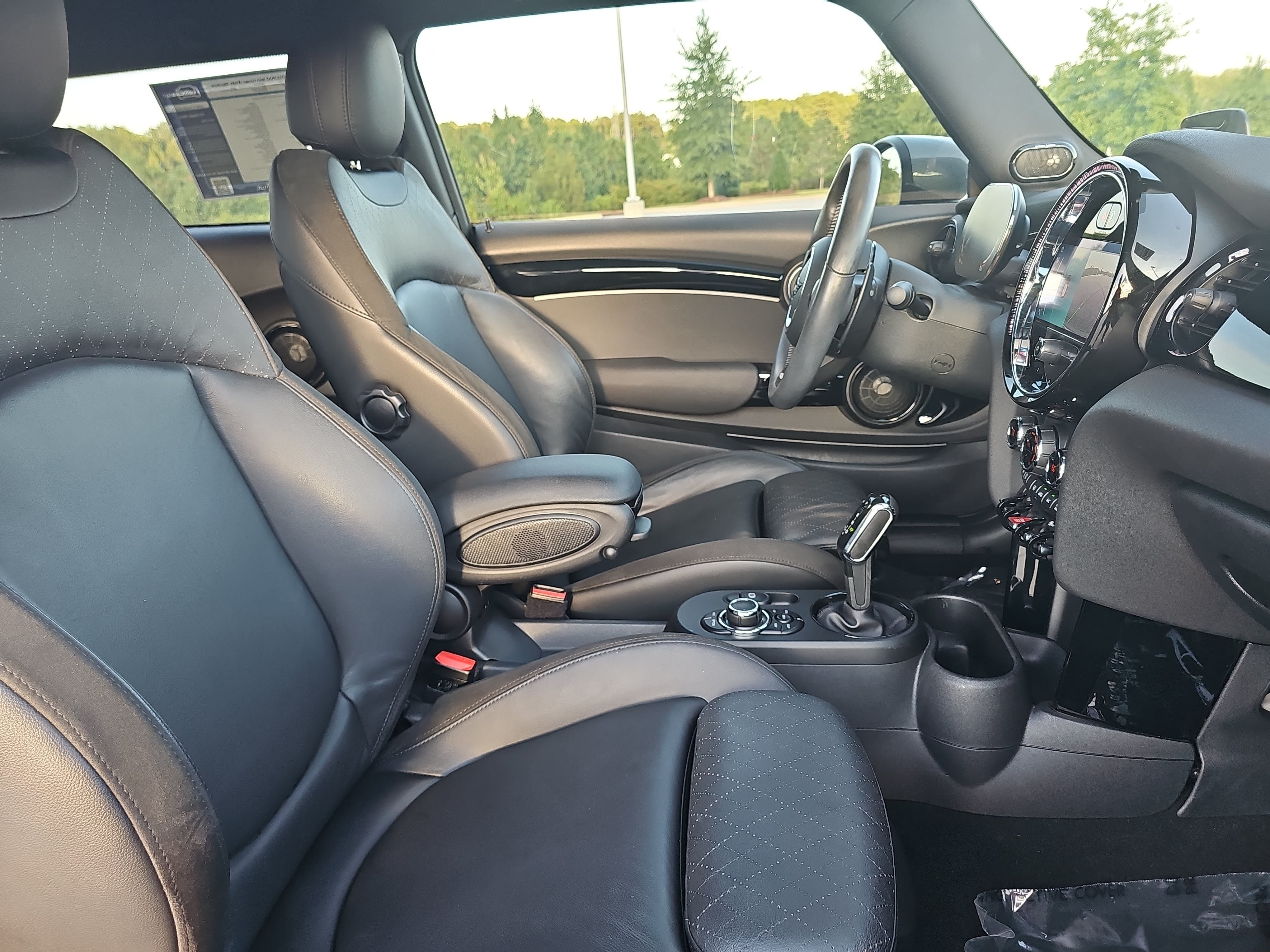 Used 2022 MINI Cooper John Cooper Works w/ Driver Assistance Package FWD image 10