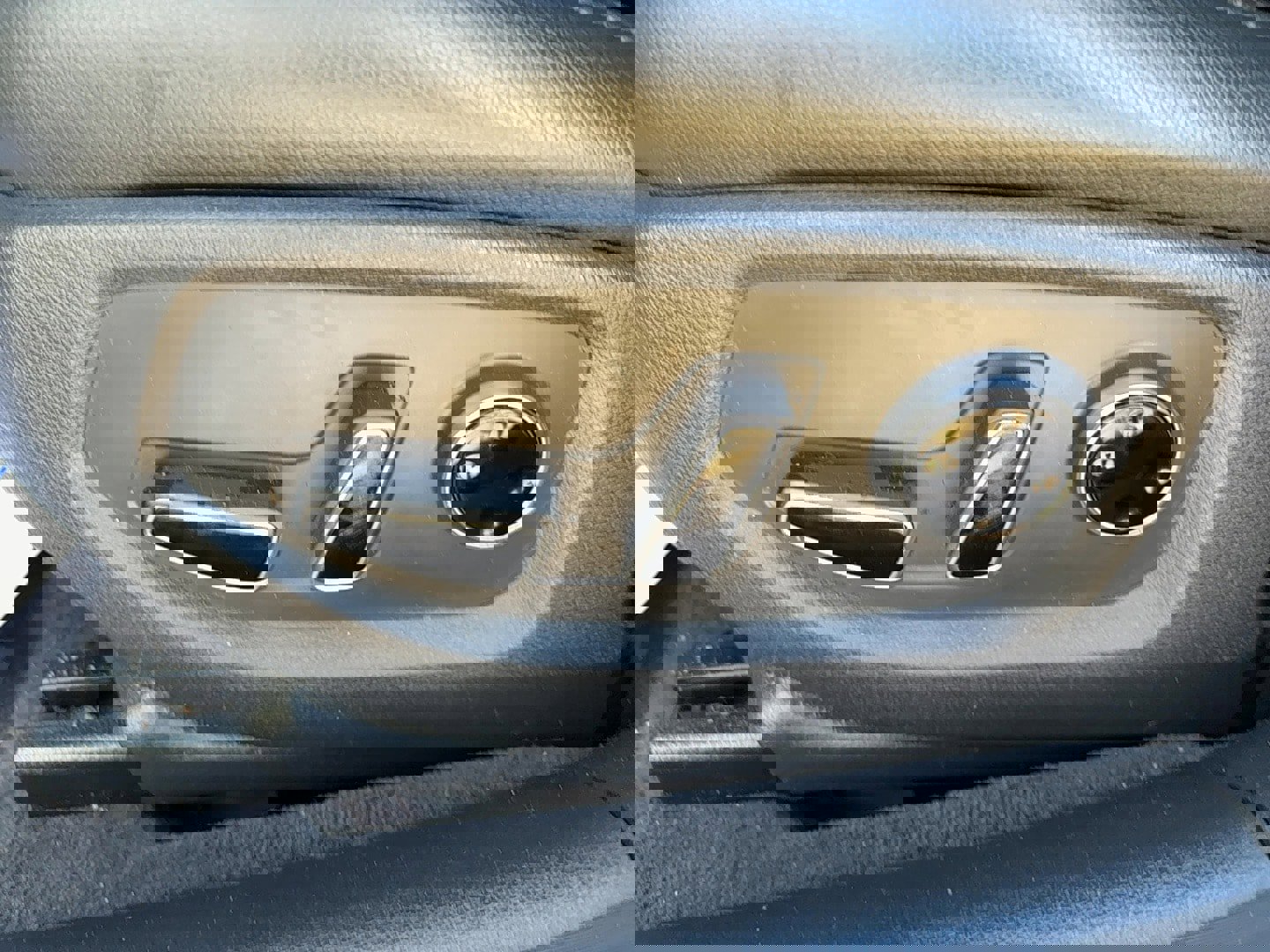 Used 2016 Hyundai Genesis 3.8 w/ Option Group 02 image 23