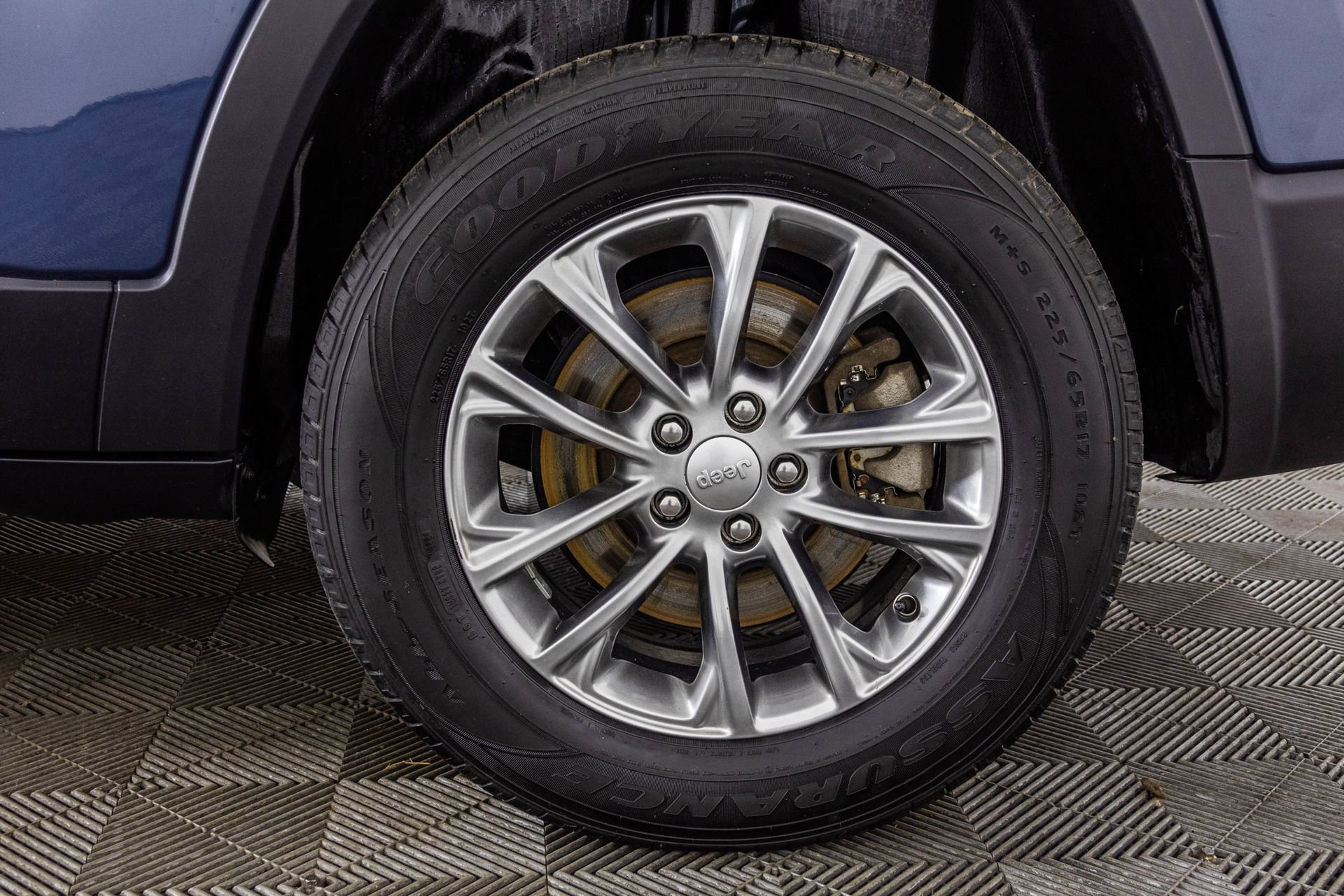 Used 2021 Jeep Cherokee Latitude Plus image 49