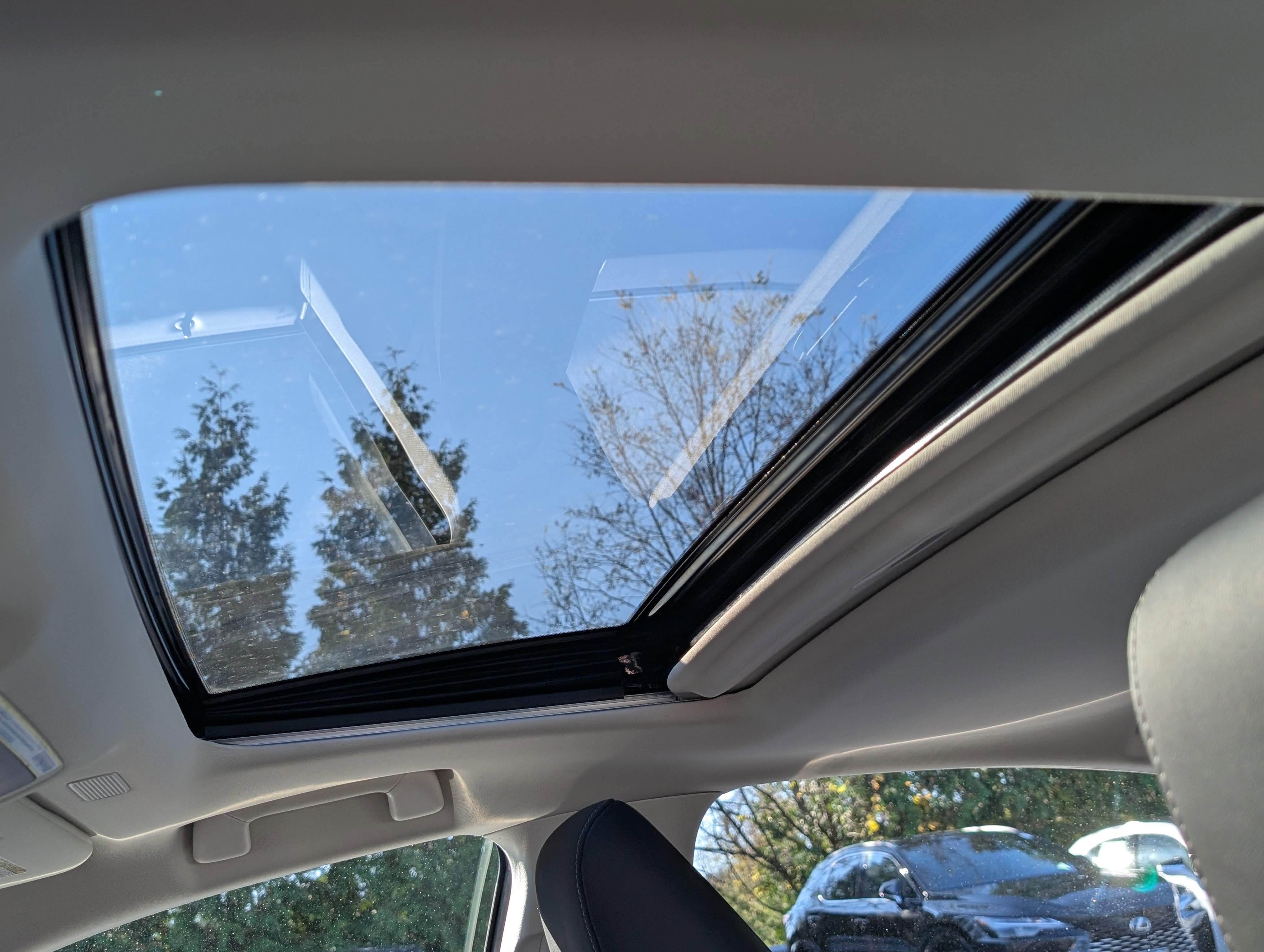 Certified 2024 Lexus ES 350 w/ Premium Package image 19