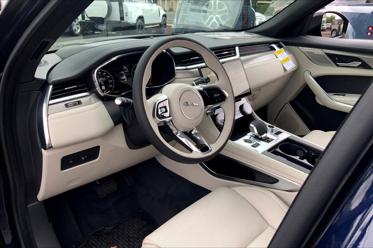 New 2026 Jaguar F-PACE R-Dynamic S image 9