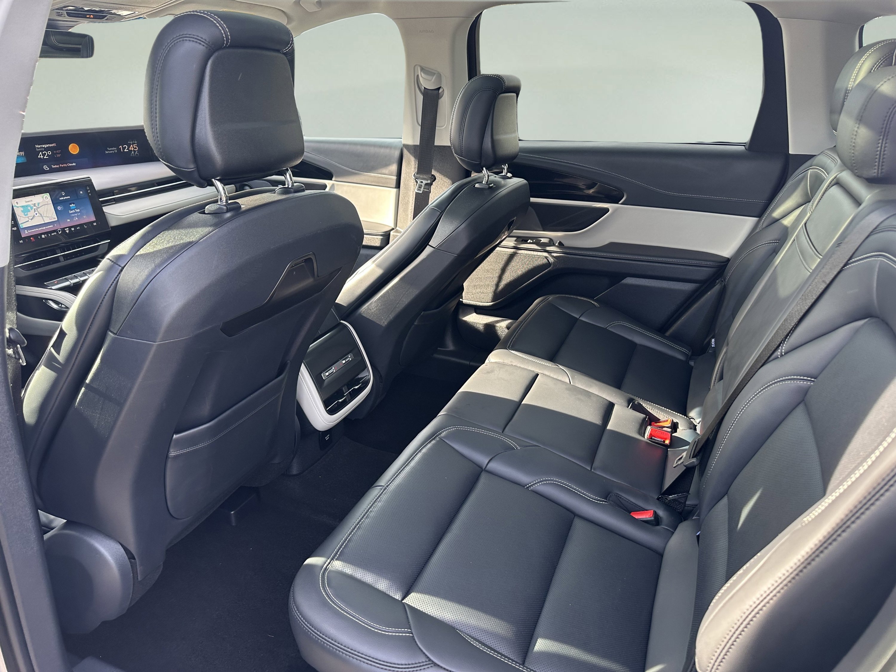 Used 2024 Lincoln Nautilus Premier w/ Equipment Group 102A image 10