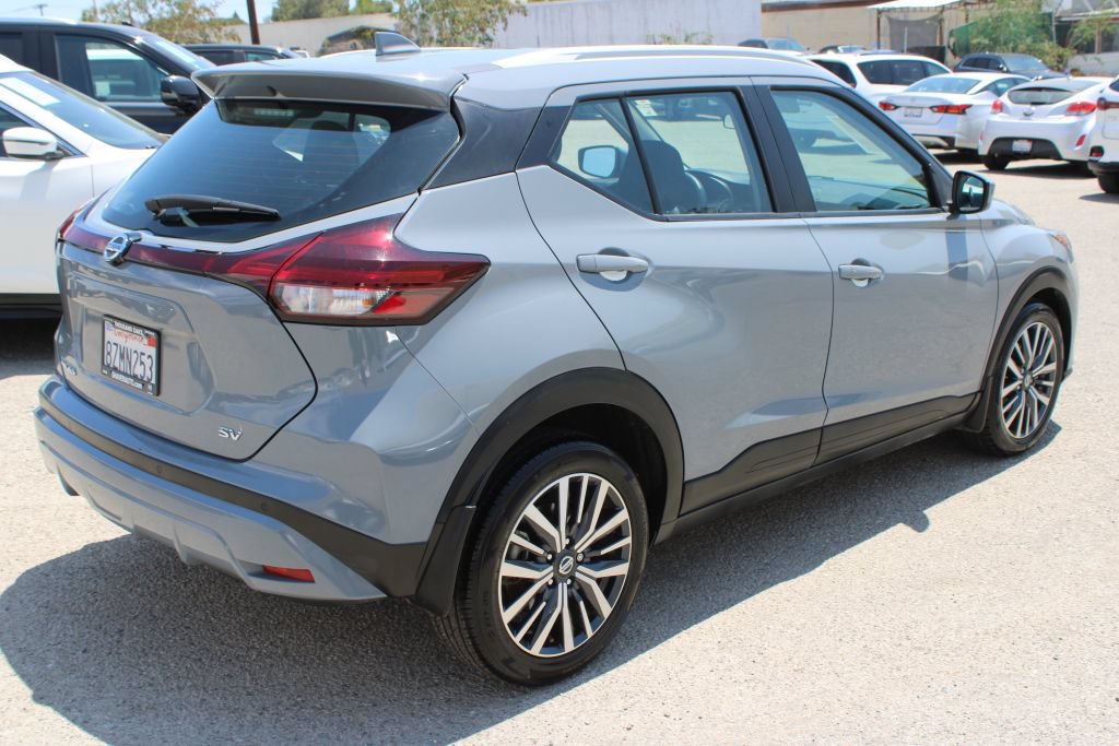 Used 2021 Nissan Kicks SV FWD image 4