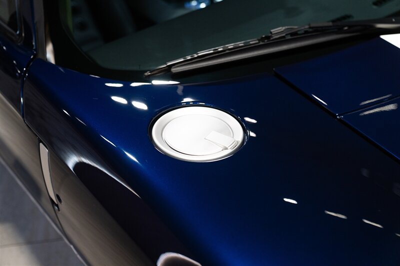 Used 2006 Ford GT RWD image 23