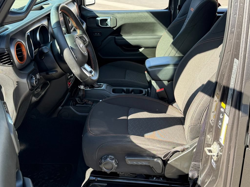 Used 2023 Jeep Gladiator Mojave AWD/4WD image 19