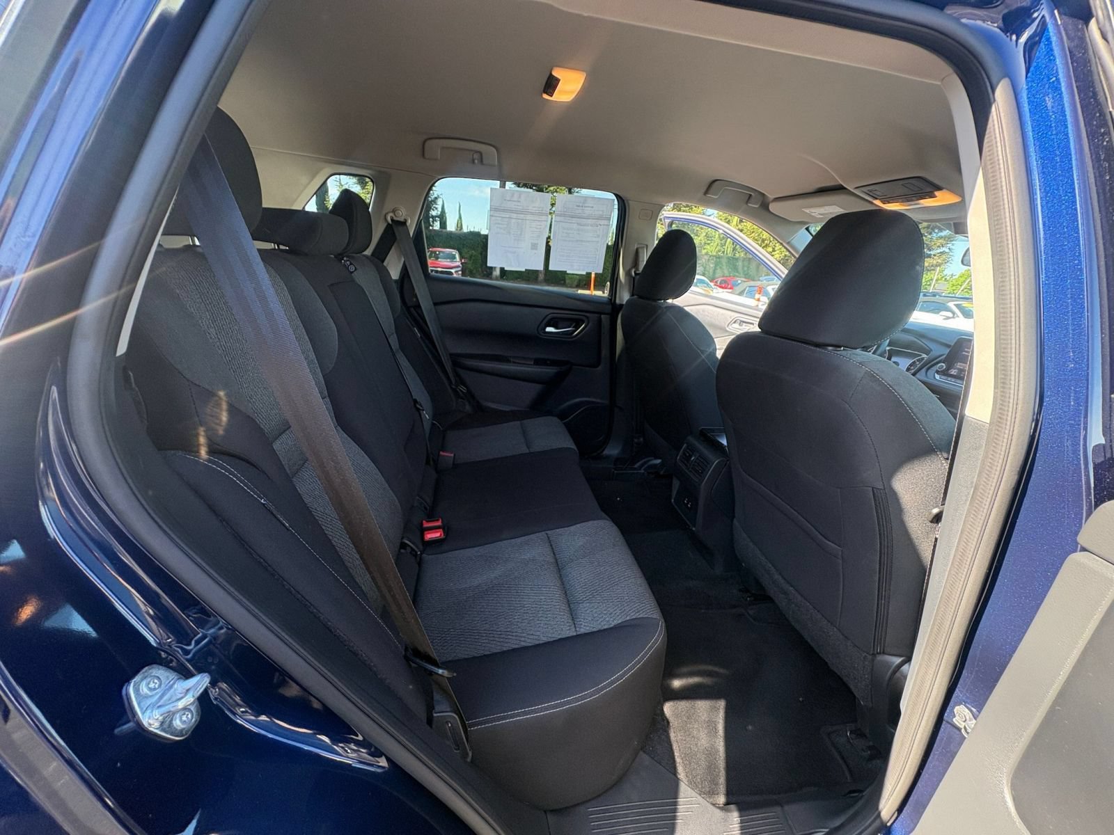 Used 2025 Nissan Rogue SV FWD image 28