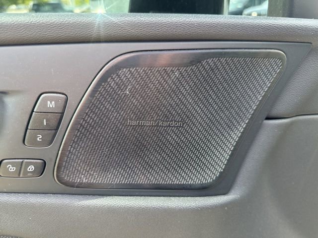 Used 2020 Volvo XC60 T6 R-Design AWD/4WD image 14